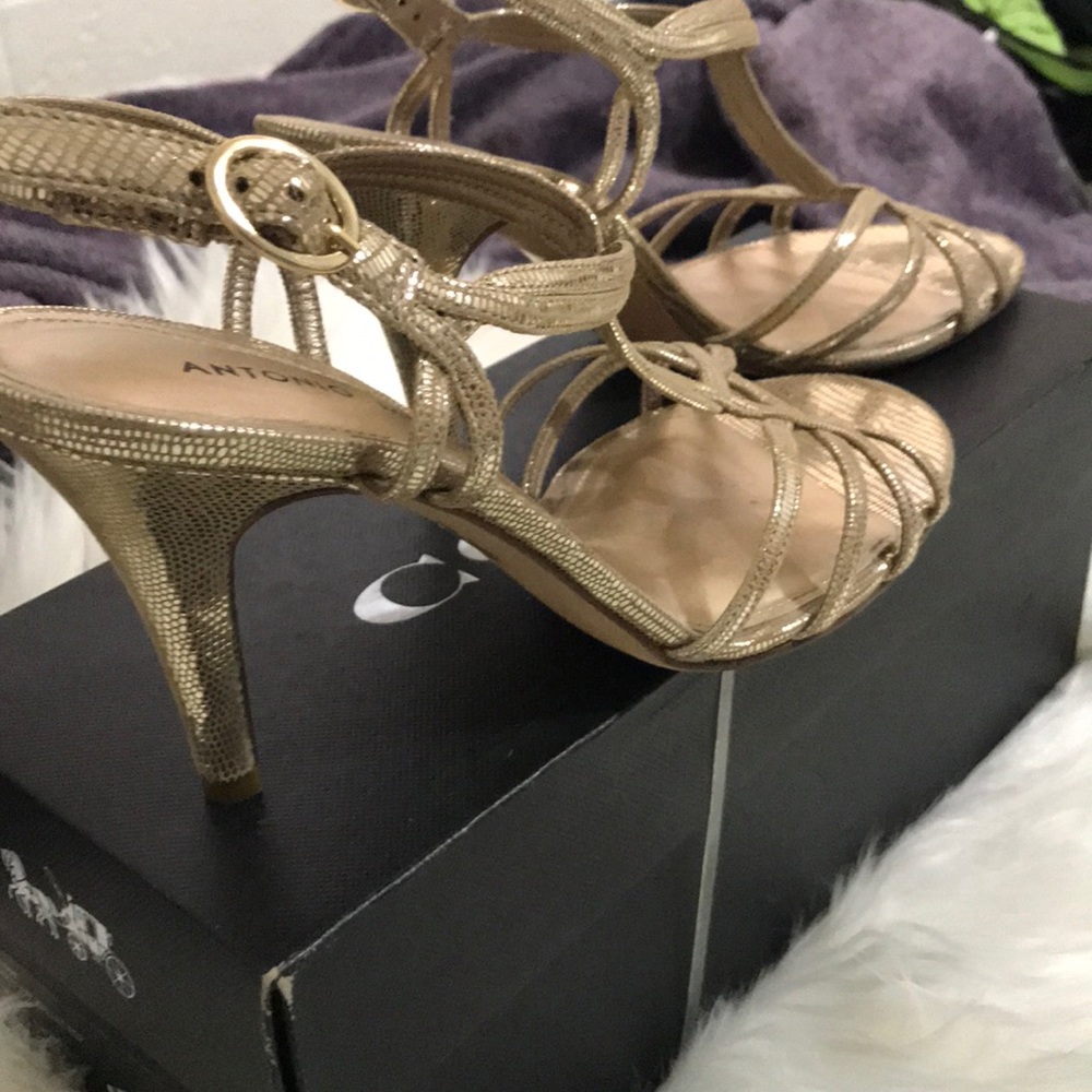 Antonio Melani all gold💃🏼 strap heels